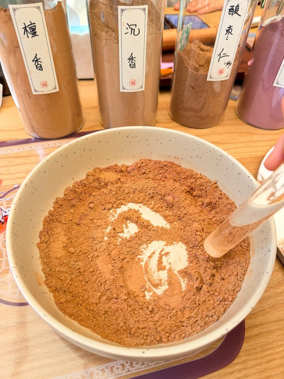 Fine herbal powders prepared for scented bracelet beads