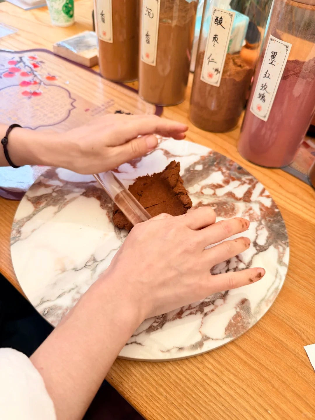 Herbal paste kneaded by hand for bracelet bead strength